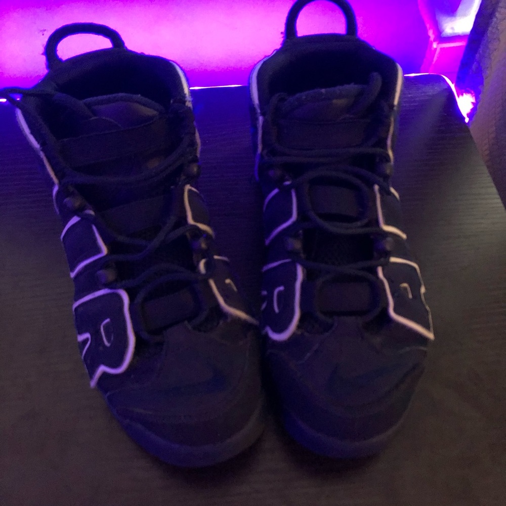Nike uptempo navy blue size 6